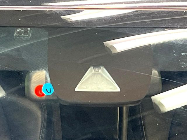 �y�g���^�Z�[�t�e�B�Z���X�z���s���ɑO���̎ԗ�����F�����A�Փ˂������Ȏ��͌x��ƃu���[�L�ŏՓˉ���Ɣ�Q�y�����A�V�X�g�B�����S�Ƀh���C�u�����y���݂��������܂��B