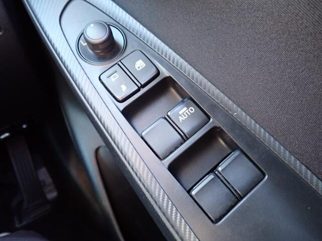 �d���i�[���h�A�~���[�E�p���[�E�B���h�E�������Ă��܂��B