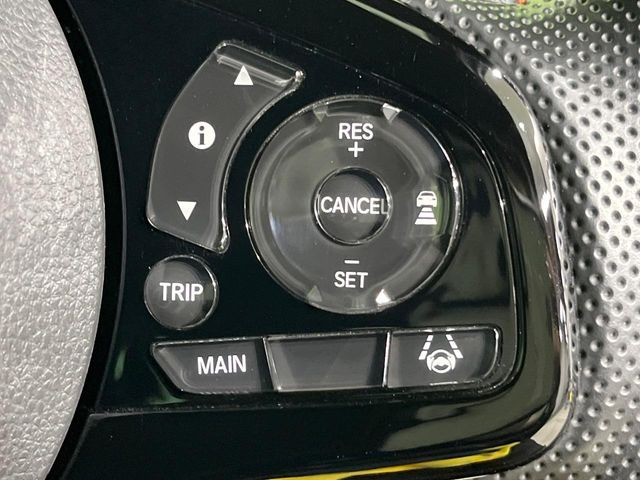 �y�A�_�v�e�B�u�N���[�Y�R���g���[���z�������H�ł̒��������s���y��!!�����ő��x��ۂN���[�Y�R���g���[�����A�Փˌy���V�X�e���ƘA�g���A�O���̎ԗ������m���ĎԊԂ�ۂ悤�ɑ��x���߂��Ă���܂�!!