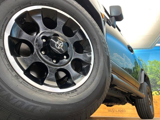 �y����17�C���`�A���~�z�C�[���z�O�ςɃ}�b�`���������A���~�z�C�[���𑕒����Ă���܂��B�e��ЊO�A���~�z�C�[����A�X�^�b�h���X�^�C�����戵�����Ă���܂��B���񂲑��k����������