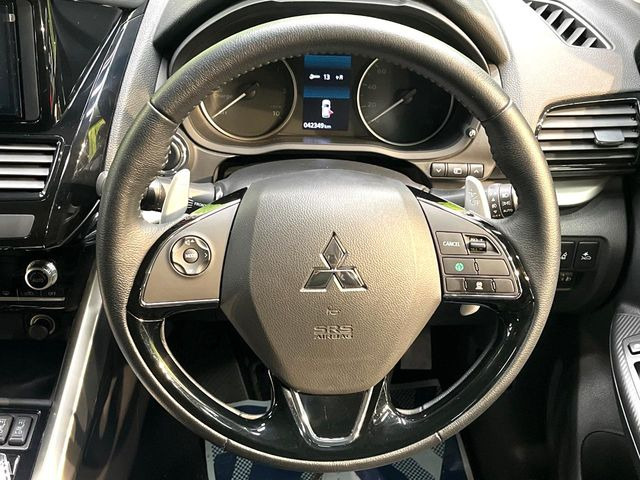 �y�X�e�A�����O�X�C�b�`�z�^�]���A�O������ڐ������炷���ƂȂ��A�I�[�f�B�I���̑��삪�\�ȕ֗��@�\!���S&���K�ȃh���C�u�����o���Ă���܂���