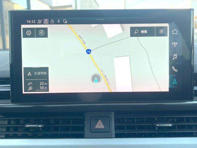 �������i�r:��̊��̂���i�r�́A����������ԓ������o���Ă���܂��BBluetooth�Đ��ȂǃI�[�f�B�I�@�\���[�����Ă���܂��̂ŁA�^�]�����y���߂܂���