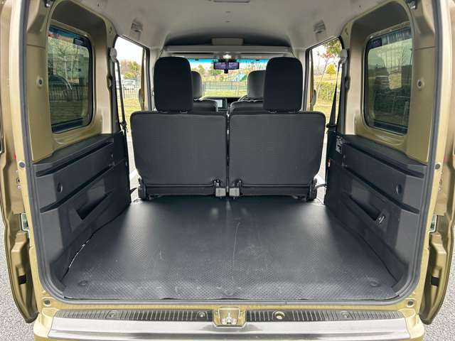 20代中心の若いスタッフがご対応させていただきます!お客様のご希望に添えるよう努めてまいりますので、宜しくお願い致します。自社整備工場も完備しご納車後のアフターメンテナンスもお気軽にご相談くださいませ。