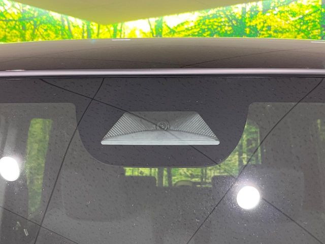 �y�z���_�Z���V���O�z���s���ɑO���̎ԗ�����F�����A�Փ˂������Ȏ��͌x��ƃu���[�L�ŏՓˉ���Ɣ�Q�y�����A�V�X�g�B�����S�Ƀh���C�u�����y���݂��������܂��B