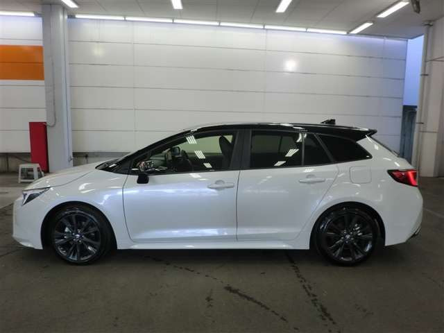 カローラツーリング1.8 ハイブリッド W×B