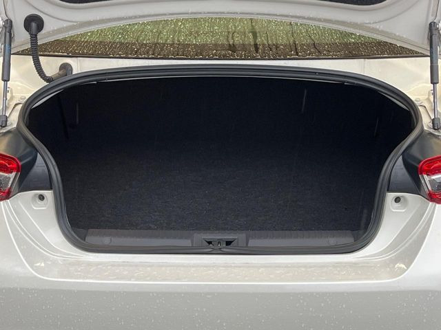 ���i�̂���������ʋ΁A���}���ɏ\���ȉ׎��X�y�[�X���m�ۂ��Ă���܂��B