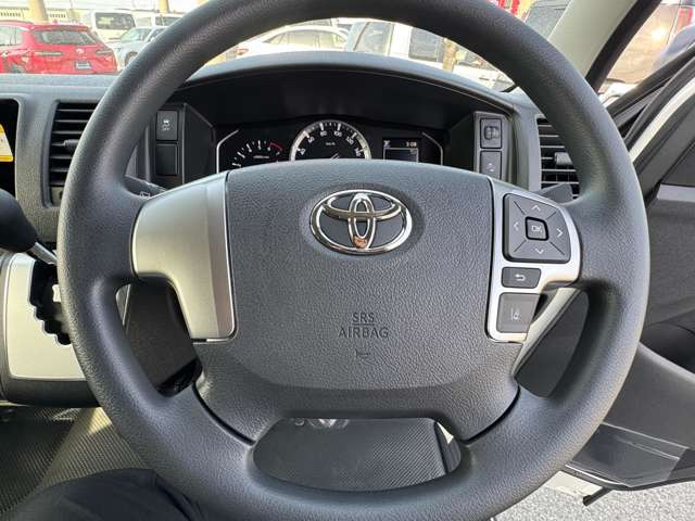 ���W����ɂ͍��i���̒��ÎԂ�V�Ԃ��������ł����W���䐔100��̑�^�W����֐��񂲗��X����������