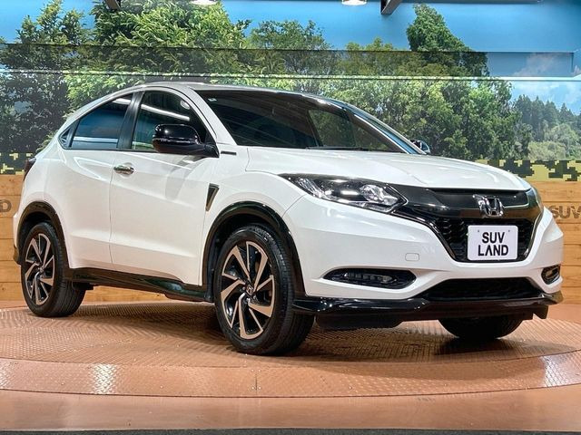 高透明度のガラス皮膜で撥水はもちろん、上質なツヤ・光沢を実現。紫外線や酸性雨から大切な愛車を保護し、色あせ・劣化を防止。「弾スプラッシュコート」、「弾プリミッサコート」からお選びいただけます。