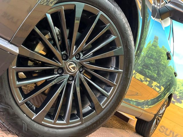 �y����21�C���`�A���~�z�C�[���z�O�ςɃ}�b�`���������A���~�z�C�[���𑕒����Ă���܂��B�e��ЊO�A���~�z�C�[����A�X�^�b�h���X�^�C�����戵�����Ă���܂��B���񂲑��k����������