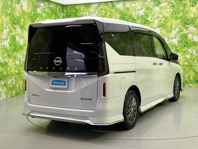 セレナ1.4 e-POWER AUTECH