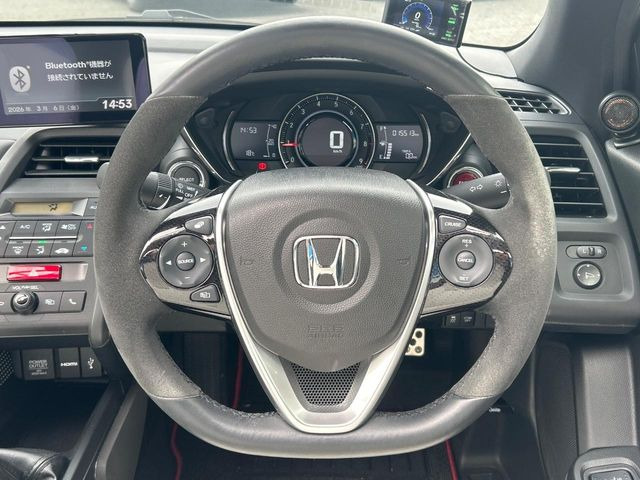 �y�����v/�A���J���^�[�������X�e�A�����O�z����ɂ����f�ނ��̗p����A�O���b�v���\�ɗD�ꂽ�X�e�A�����O�ł��B�n���h�����O���̑��쐫�����サ�A���S�E���S�Ȏ�ɂ����������݂ƂĂ��^�]���₷���n���h���ł���