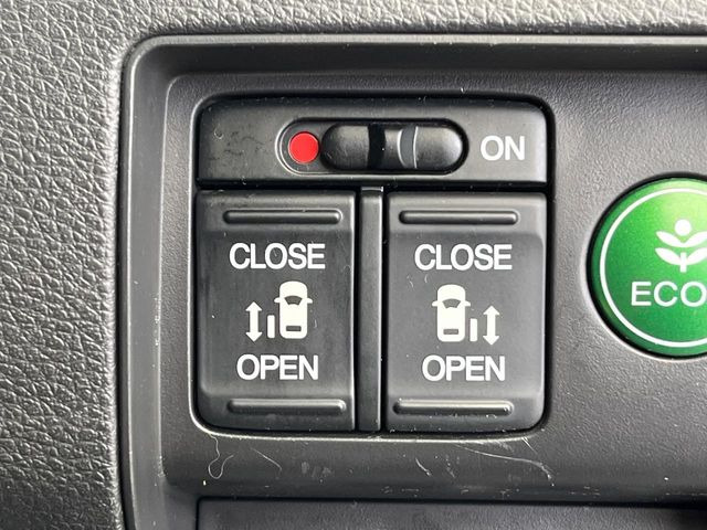 �y�����p���[�X���C�h�h�A�z�X�}�[�g�L�[��^�]�Ȃ̃X�C�b�`�Ō�ȗ����X���C�h�h�A�̊J���\���d��������͂����ăh�A���J����K�v�������A�����Ȃ��q�l�ł��ȒP�ɊJ���߂ł����K�ł���