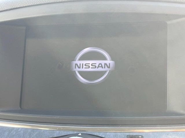 �y�����i�r�z�l�C�̏����i�r�𑕔����Ă���܂��B�i�r�̎g���₷���͂������A�I�[�f�B�I�@�\���[��!�L�����v�◷�s�͂������A�ʋ΂┃�����ȂǕ��i�̃h���C�u���y�����Ȃ�͂���