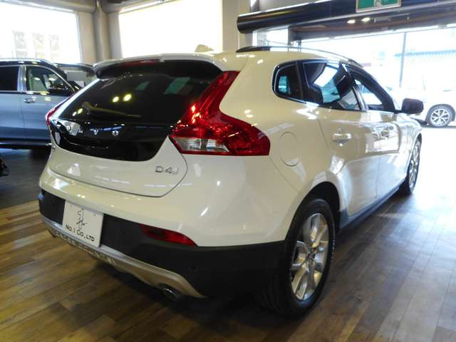 V40クロスカントリーD4 サマム ディーゼル