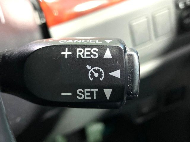 �y�N���[�Y�R���g���[���z�������H�����N���N���s�B�A�N�Z���𗣂��Ă���葬�x�ő��s���ł��A�������^�]���̕��S���y��!�����E�������ȒP�ȃX�C�b�`����Œ����ł��܂��B