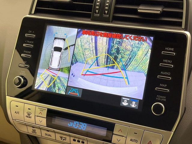 【パノラミックビューモニター】専用のカメラにより、上から見下ろしたような視点で360度クルマの周囲を確認することができます☆死角部分も確認しやすく、狭い場所での切り返しや駐車もスムーズに行えます。