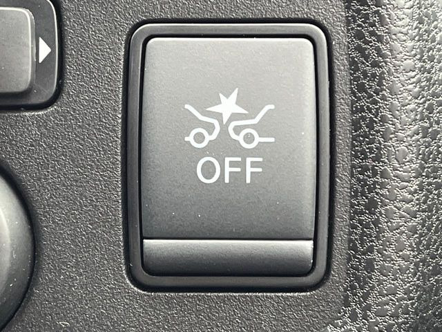 �y�G�}�[�W�F���V�[�u���[�L�z���s���ɑO���̎ԗ�����F�����A�Փ˂������Ȏ��͌x��ƃu���[�L�ŏՓˉ���Ɣ�Q�y�����A�V�X�g�B�����S�Ƀh���C�u�����y���݂��������܂��B