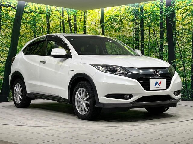 高透明度のガラス皮膜で撥水はもちろん、上質なツヤ・光沢を実現。紫外線や酸性雨から大切な愛車を保護し、色あせ・劣化を防止。「弾スプラッシュコート」、「弾プリミッサコート」からお選びいただけます。