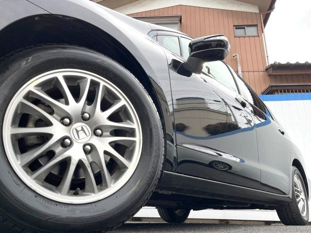 �y16�C���`�A���~�z�C�[���z�O�ςɃ}�b�`�����A���~�z�C�[���𑕒����Ă���܂��B�e��A���~�z�C�[����A�X�^�b�h���X�^�C�����戵�����Ă���܂��B���񂲑��k����������