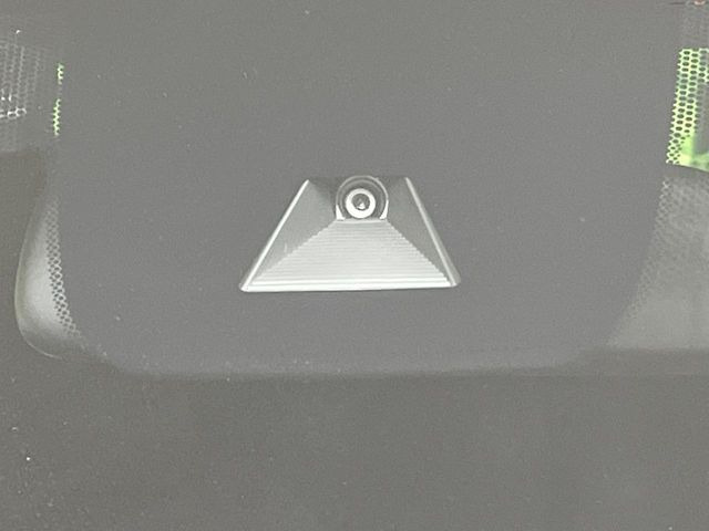 �y�z���_�Z���V���O�z���s���ɑO���̎ԗ�����F�����A�Փ˂������Ȏ��͌x��ƃu���[�L�ŏՓˉ���Ɣ�Q�y�����A�V�X�g�B�����S�Ƀh���C�u�����y���݂��������܂��B