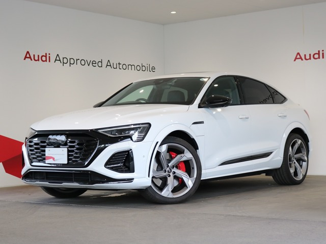 SQ8スポーツバック e-tronベースグレード 4WD