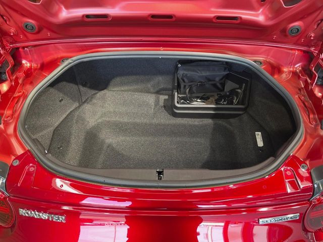 ���i�̂���������ʋ΁A���}���ɏ\���ȉ׎��X�y�[�X���m�ۂ��Ă���܂��B