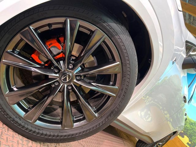 �y����20�C���`�A���~�z�C�[���z�O�ςɃ}�b�`���������A���~�z�C�[���𑕒����Ă���܂��B�e��ЊO�A���~�z�C�[����A�X�^�b�h���X�^�C�����戵�����Ă���܂��B���񂲑��k����������