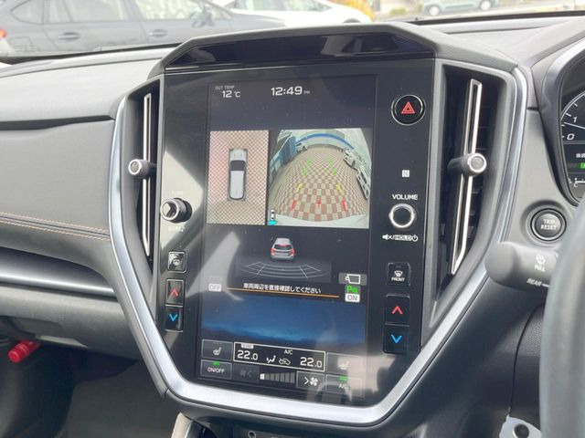 �y�f�W�^���}���`�r���[���j�^�[�z�Ԃ̃t�����g��T�C�h�̃J�����摜�𓯎��Ƀ��j�^�[�\�����邱�ƂŁA���H�⋷�����𑖍s���ł����͂̏󋵊m�F���ł����S!�{�iSUV�ɂ��ꂵ�������ł���