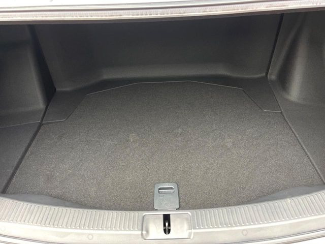 ���i�̂���������ʋ΁A���}���ɏ\���ȉ׎��X�y�[�X���m�ۂ��Ă���܂��B