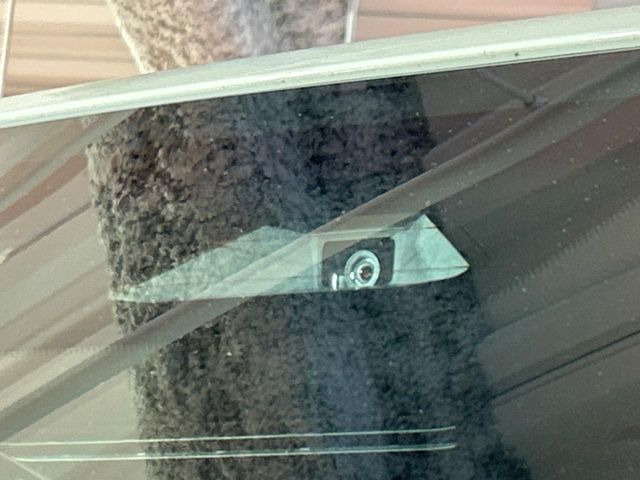 �y�g���^�Z�[�t�e�B�Z���X�z���s���ɑO���̎ԗ�����F�����A�Փ˂������Ȏ��͌x��ƃu���[�L�ŏՓˉ���Ɣ�Q�y�����A�V�X�g�B�����S�Ƀh���C�u�����y���݂��������܂��B