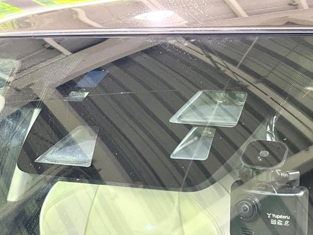 �y�X�}�[�g�V�e�B�u���[�L�T�|�[�g�z�ᑬ���s���ɑO���̎ԗ�����F�����A�Փ˂������Ȏ��͌x��ƃu���[�L�ŏՓˉ���Ɣ�Q�y�����A�V�X�g�B�����S�Ƀh���C�u�����y���݂��������܂��B