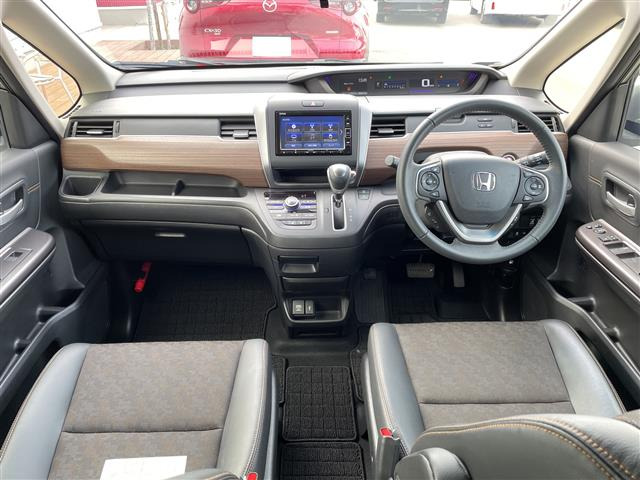 フリード1.5 クロスター 4WD