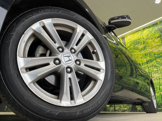 �y����16�C���`�A���~�z�C�[���z�O�ςɃ}�b�`���������A���~�z�C�[���𑕒����Ă���܂��B�e��ЊO�A���~�z�C�[����A�X�^�b�h���X�^�C�����戵�����Ă���܂��B���񂲑��k����������