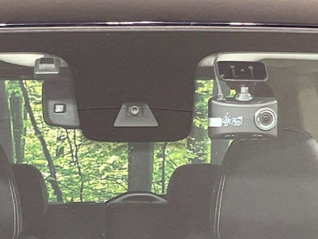 �y�O�He-Assist�z���s���ɑO���̎ԗ�����F�����A�Փ˂������Ȏ��͌x��ƃu���[�L�ŏՓˉ���Ɣ�Q�y�����A�V�X�g�B�����S�Ƀh���C�u�����y���݂��������܂��B