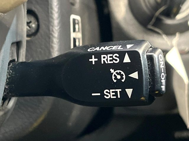 �y�N���[�Y�R���g���[���z�������H�����N���N���s�B�A�N�Z���𗣂��Ă���葬�x�ő��s���ł��A�������^�]���̕��S���y��!�����E�������ȒP�ȃX�C�b�`����Œ����ł��܂��B