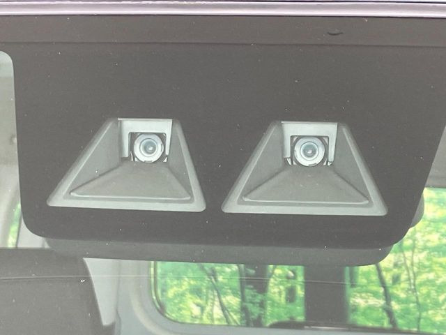 【トヨタセーフティセンス】走行中に前方の車両等を認識し、衝突しそうな時は警報とブレーキで衝突回避と被害軽減をアシスト。より安全にドライブをお楽しみいただけます。