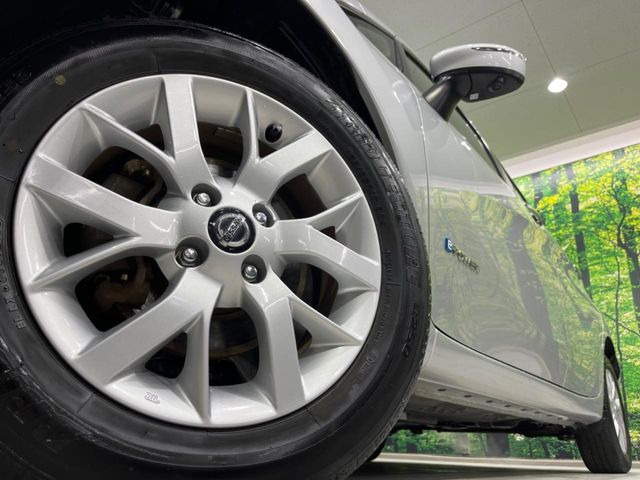 �y����15�C���`�A���~�z�C�[���z�O�ςɃ}�b�`���������A���~�z�C�[���𑕒����Ă���܂��B�e��ЊO�A���~�z�C�[����A�X�^�b�h���X�^�C�����戵�����Ă���܂��B���񂲑��k����������