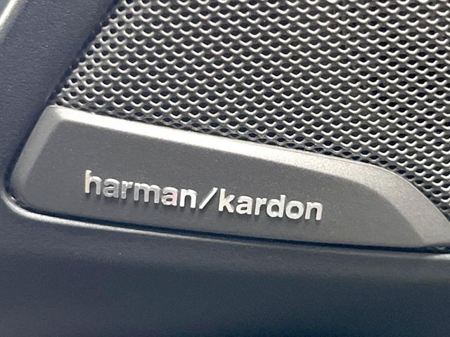 ��harman/kardon�T�E���h�V�X�e��:�I�[�f�B�I��僁�[�J�[����|����v���~�A���X�s�[�J�[�𑕔��B�����̃X�s�[�J�[����A���̗������܂ŕ����鍂�i���ȉ��y�����y���݂��������܂��B