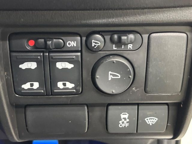 �y�����p���[�X���C�h�h�A�z�X�}�[�g�L�[��^�]�Ȃ̃X�C�b�`�Ō�ȗ����X���C�h�h�A�̊J���\���d��������͂����ăh�A���J����K�v�������A�����Ȃ��q�l�ł��ȒP�ɊJ���߂ł����K�ł���