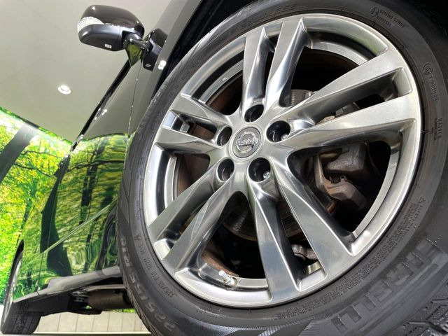 �y����18�C���`�A���~�z�C�[���z�O�ςɃ}�b�`���������A���~�z�C�[���𑕒����Ă���܂��B�e��ЊO�A���~�z�C�[����A�X�^�b�h���X�^�C�����戵�����Ă���܂��B���񂲑��k����������