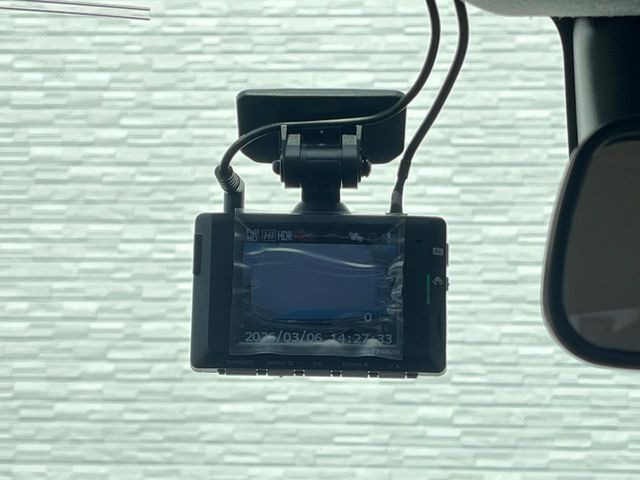 �y�h���C�u���R�[�_�[�z�h���C�u���R�[�_�[����!���s���͂������A������^�]�⎖�̂ɑ��������ہA�f���ŋL�^���A����̃��X�N�ɔ����܂��B���L�^�pSD�J�[�h�͂��q�l�����g�ł��������������K�v������܂��B