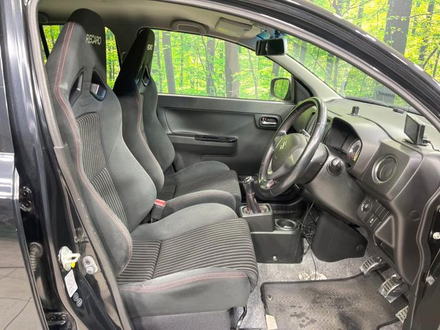 �^�]�Ȃ܂��ɂ͏\���ȃX�y�[�X������A�啿�ȕ��ł��������^�]���Ă�����������ł��B