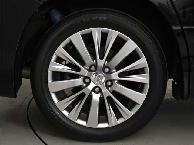 お客様のお好みの新品18インチ、19インチ、20インチホイール装着可能!ダウンサスなどローダウンも取付可能です!ヴァルドやワークなどのメーカー品も取り寄せ可能です!