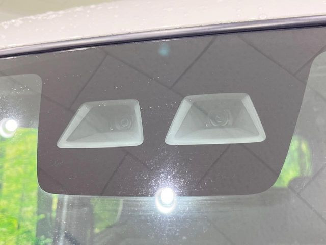 �y�X�}�[�g�A�V�X�g�z���s���ɑO���̎ԗ�����F�����A�Փ˂������Ȏ��͌x��ƃu���[�L�ŏՓˉ���Ɣ�Q�y�����A�V�X�g�B�����S�Ƀh���C�u�����y���݂��������܂��B