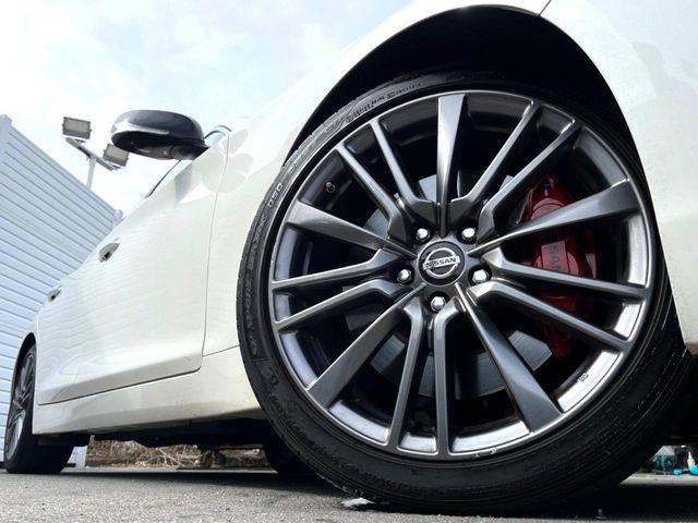 �y����19�C���`�A���~�z�C�[���z�O�ςɃ}�b�`���������A���~�z�C�[���𑕒����Ă���܂��B�e��ЊO�A���~�z�C�[����A�X�^�b�h���X�^�C�����戵�����Ă���܂��B���񂲑��k����������