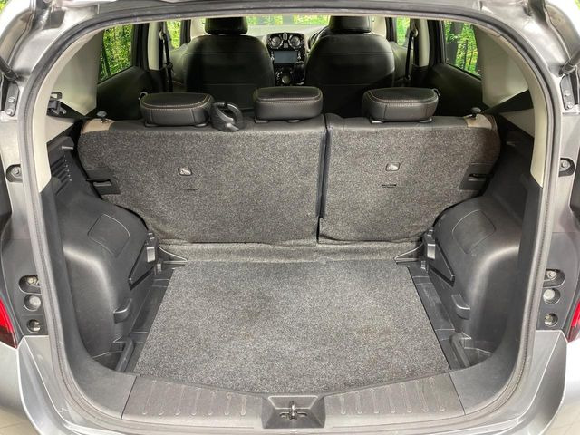 ���i�̂���������ʋ΁A���}���ɏ\���ȉ׎��X�y�[�X���m�ۂ��Ă���܂��B�Z�J���h�V�[�g��|���ƁA�傫�ȉו��̐ύڂ��\�ł���