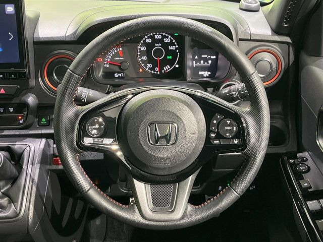 �y�����v�����X�e�A�����O�z�㎿�Ȋv���g�p���邱�ƂŁA��ɂ����������݂ƂĂ��^�]���₷���n���h���ł���