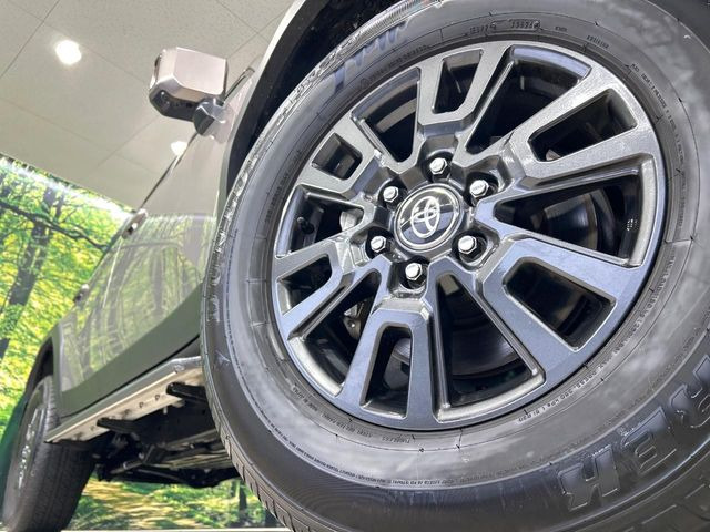 �y����18�C���`�A���~�z�C�[���z�O�ςɃ}�b�`���������A���~�z�C�[���𑕒����Ă���܂��B�e��ЊO�A���~�z�C�[����A�X�^�b�h���X�^�C�����戵�����Ă���܂��B���񂲑��k����������