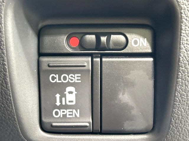 �y�p���[�X���C�h�h�A�z�X�}�[�g�L�[��^�]�Ȃ̃X�C�b�`�ŃX���C�h�h�A�̊J���\���d��������͂����ăh�A���J����K�v�������A���������q�l�ł��A�d���ו��������Ă��鎞�����N�ɊJ���߂ł��܂���