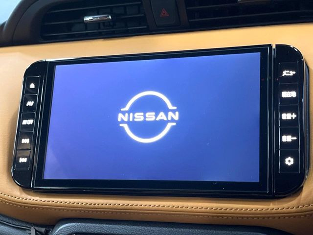 【純正ナビ】人気の純正ナビを装備しております。ナビの使いやすさはもちろん、オーディオ機能も充実!キャンプや旅行はもちろん、通勤や買い物など普段のドライブも楽しくなるはず♪